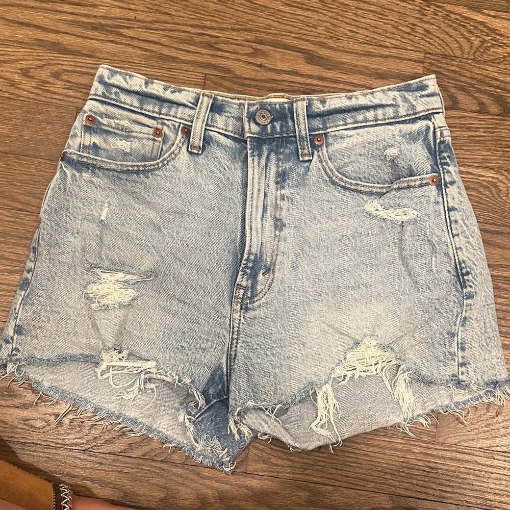 Abercrombie High Rise- Curve Love The Mom Short